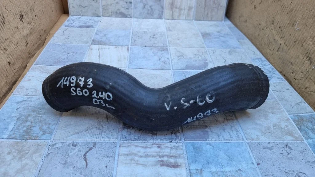 Vahejahuti voolik (-ud)/ toru (-d) – Volvo S60 (2001-2004)