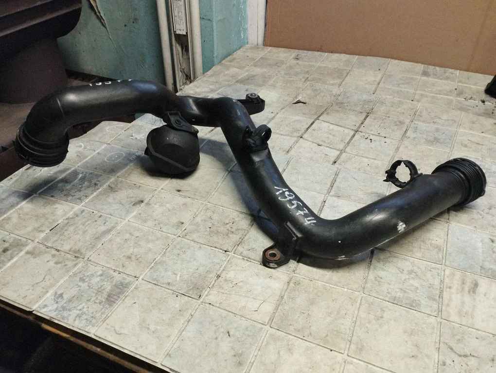 Intercooler hose/pipe 1K0145770AA