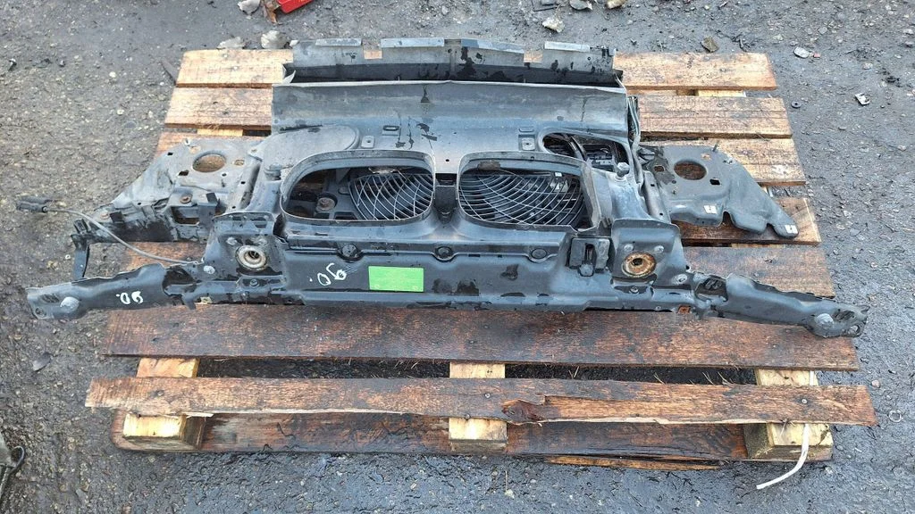 Radiaatori tugipaneel 6910464