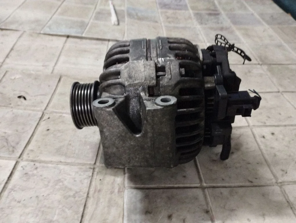 Generator/alternator 06B903016Q