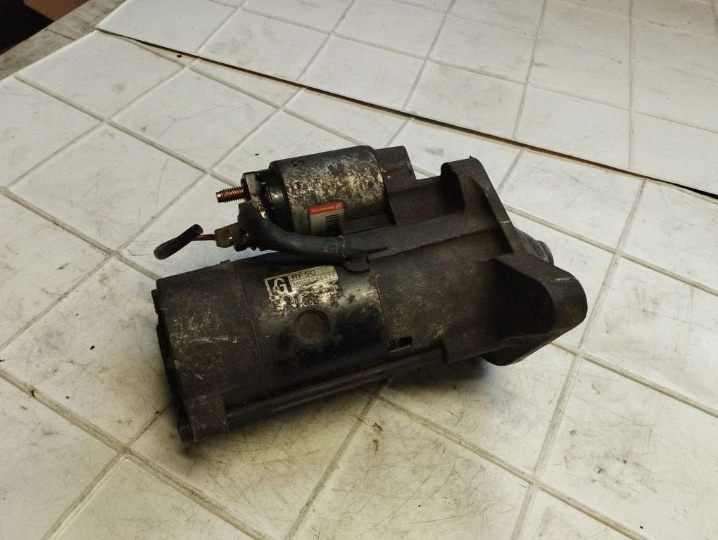 Starter motor M002T88671