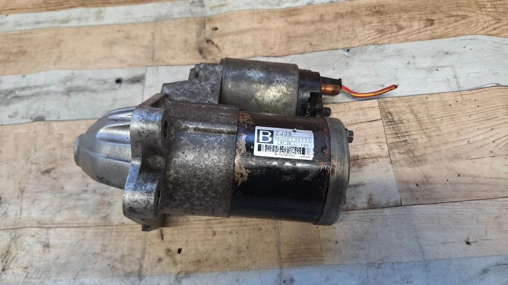 Starter motor M000T32771