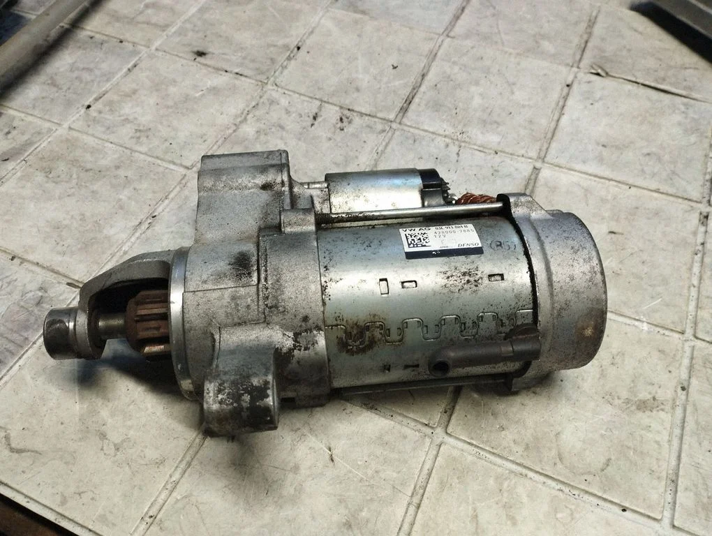 Starter motor 03L911024B