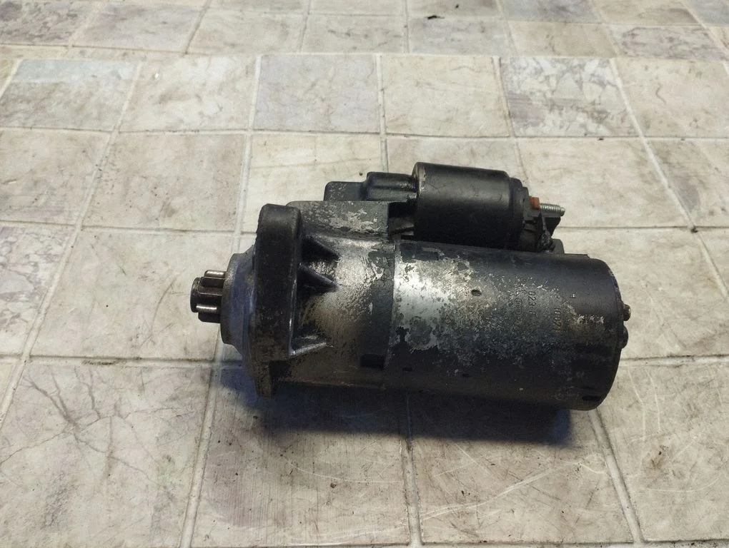 Starter motor 020911023F