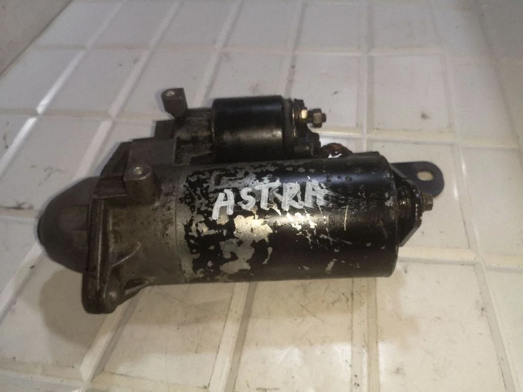 Starter motor 0001109015