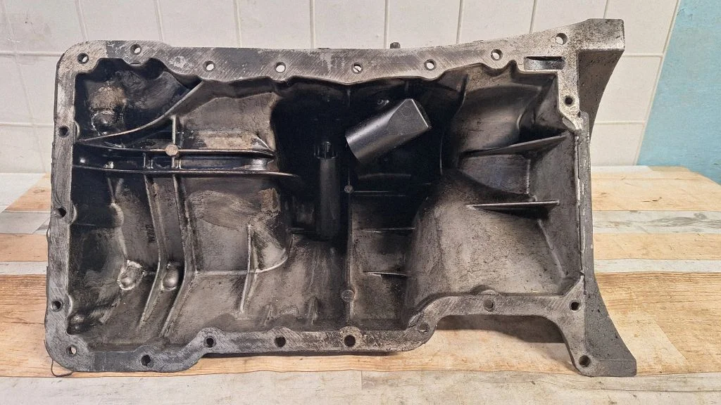Oil sump