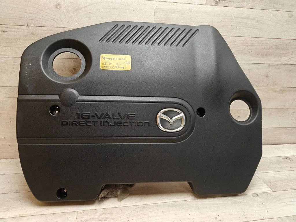 Dzinēja pārsegs (apdare) RF7N10230