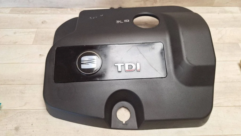 Engine cover (trim) – Seat Alhambra (Mk1) (1996-2010)