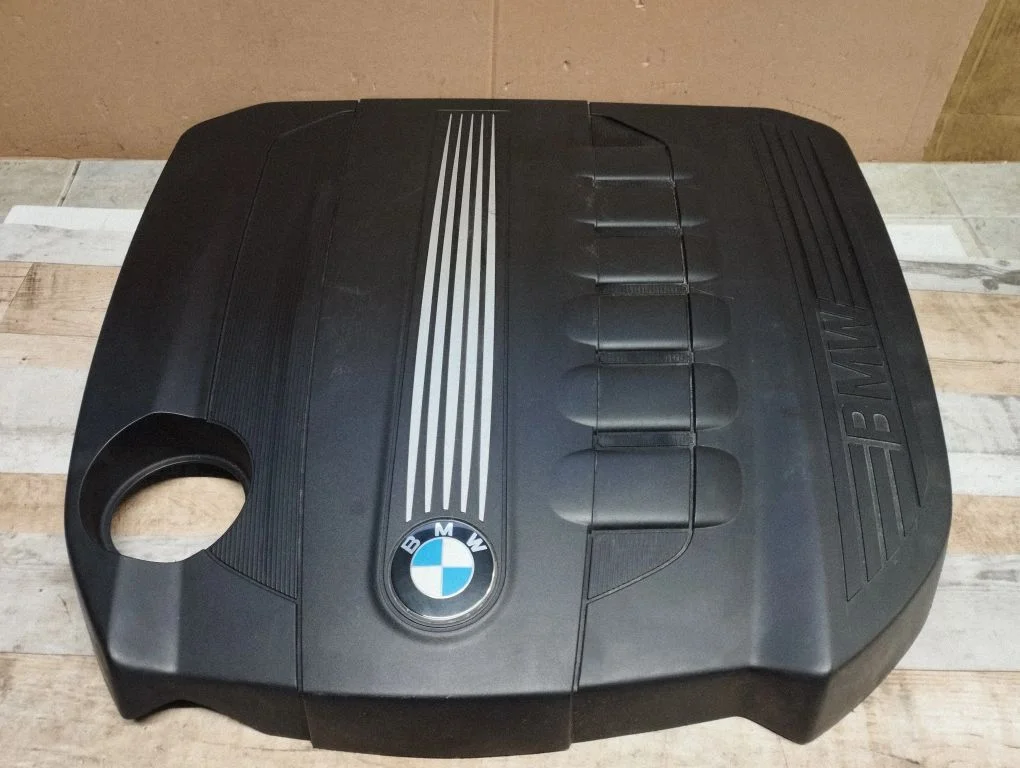 Engine cover (trim) 13717800575