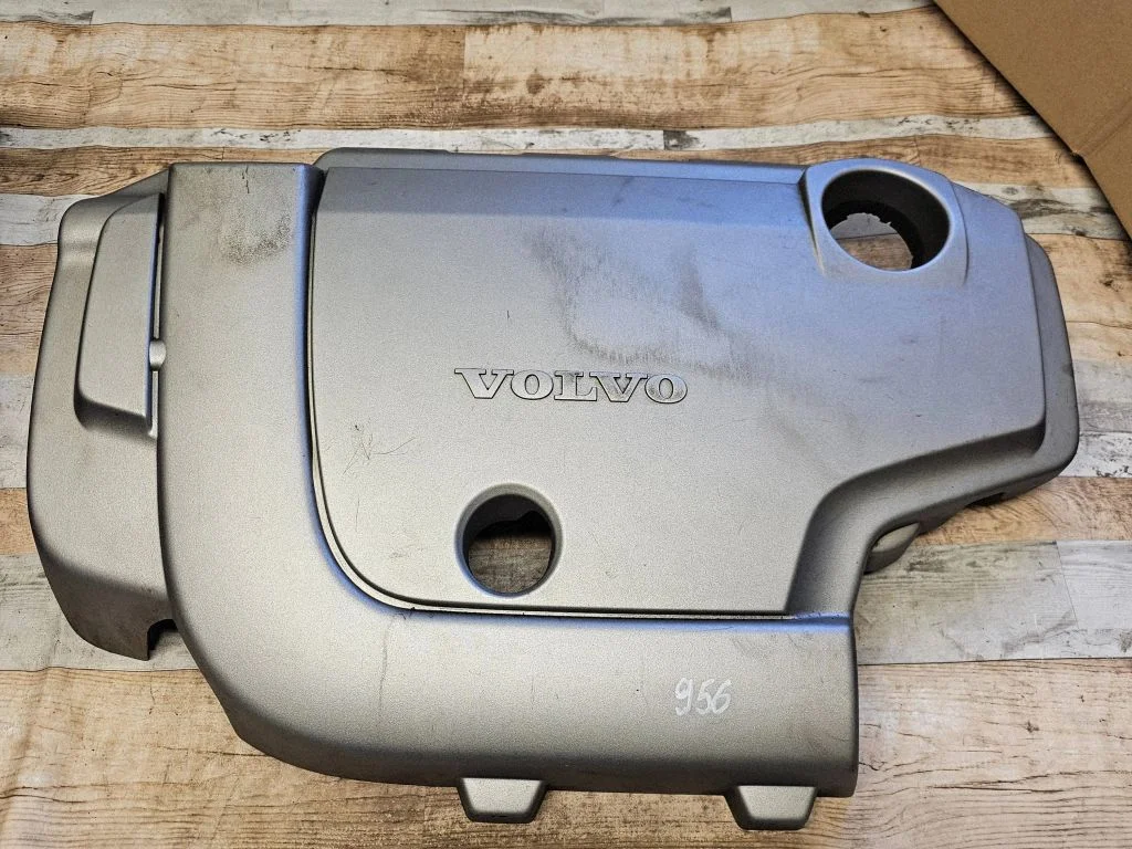 Engine cover (trim)