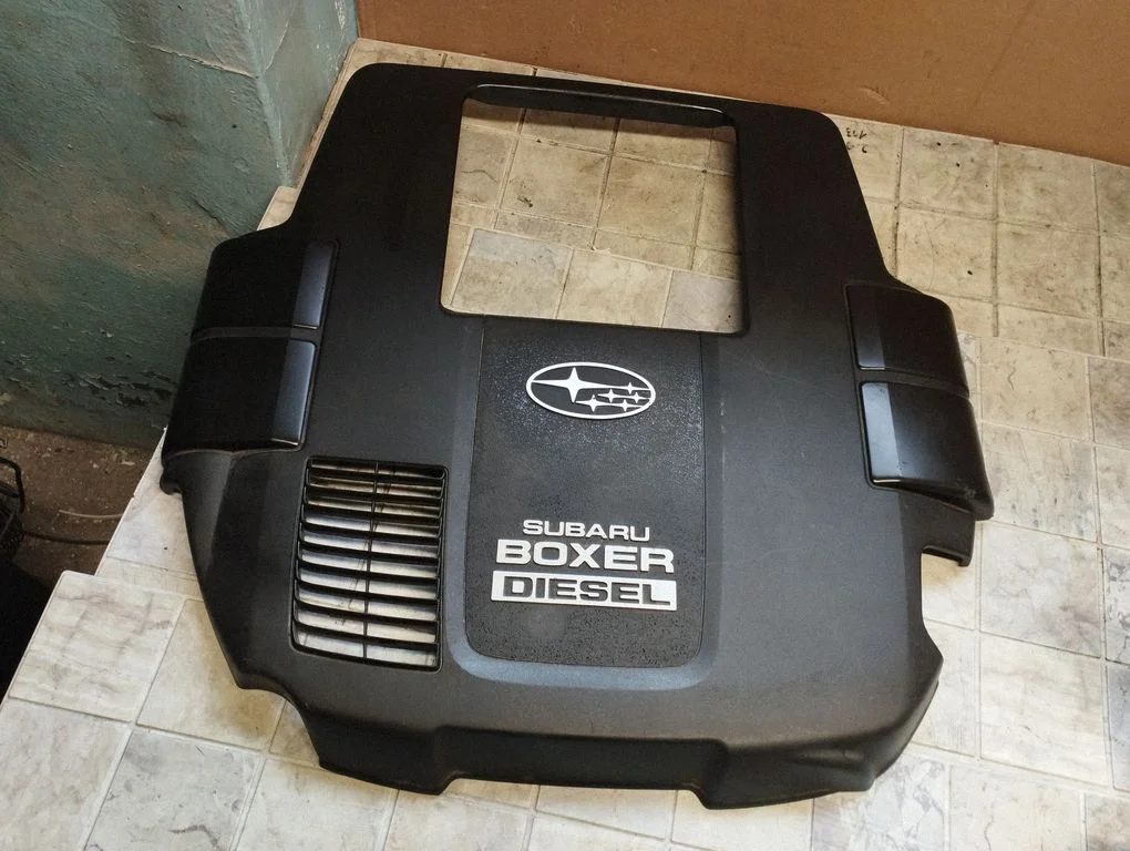 Engine cover (trim) – Subaru Outback (2007-2009)