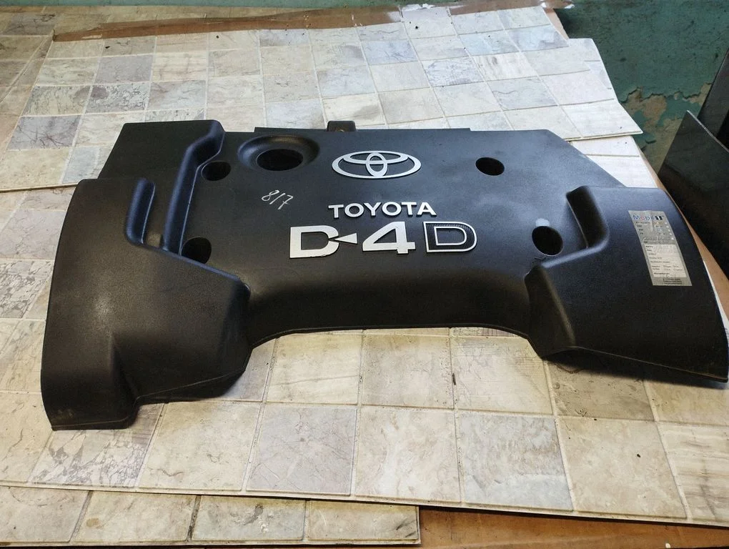 Engine cover (trim) – Toyota Corolla Verso E121 (2001-2004)