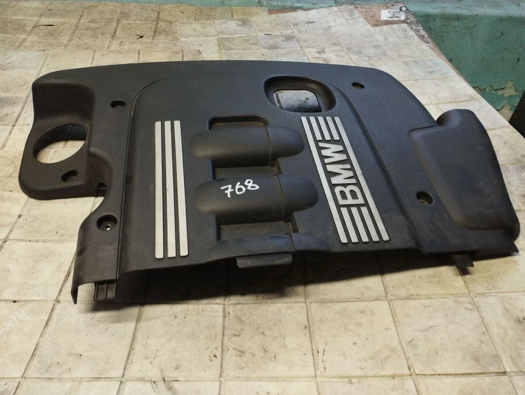 Engine cover (trim) 1114778900003