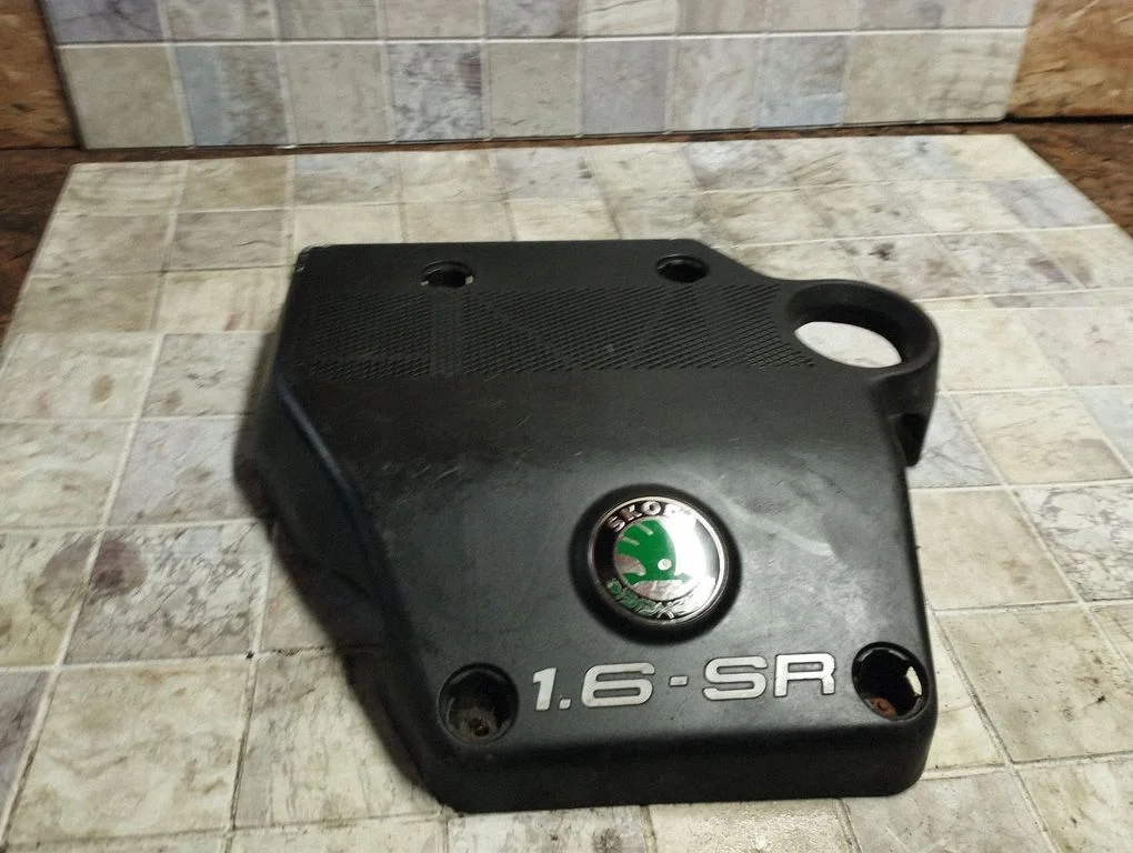 Engine cover (trim) WJD8473