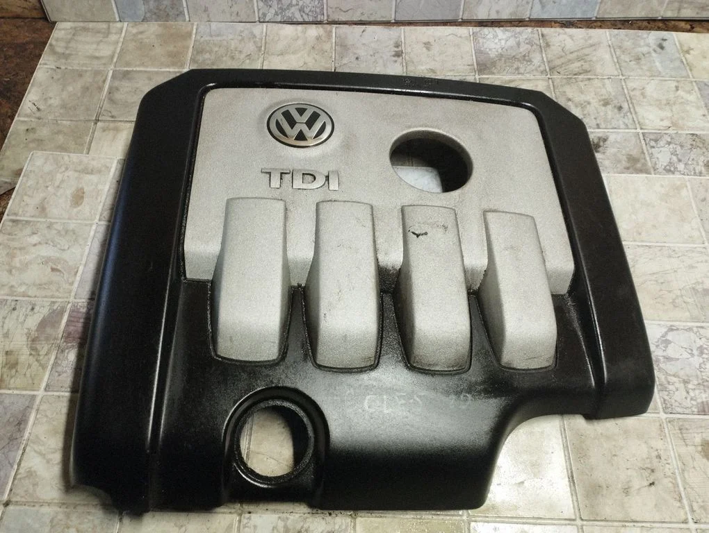 Engine cover (trim) – Volkswagen Golf Plus (2005-2013)