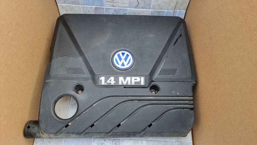 Mootori kate (kaunistus) – Volkswagen Polo III 6N 6N2 6NF (1995-2001)