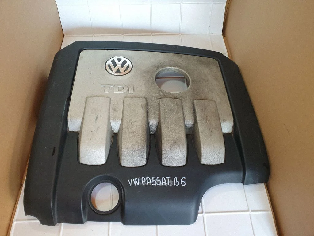 Engine cover (trim) – Volkswagen Passat B6 (2005-2010)
