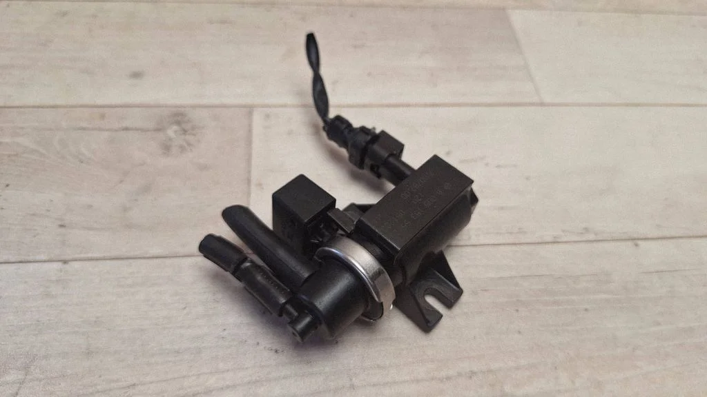 Zawór elektromagnetyczny turbo A0051535528
