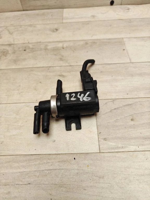 Zawór elektromagnetyczny turbo 1J0906627