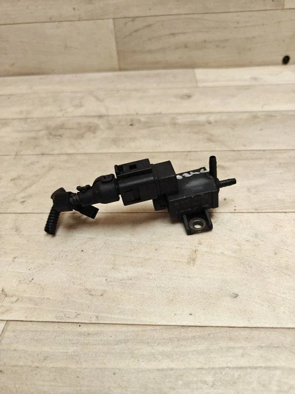 Zawór elektromagnetyczny turbo 037906283D