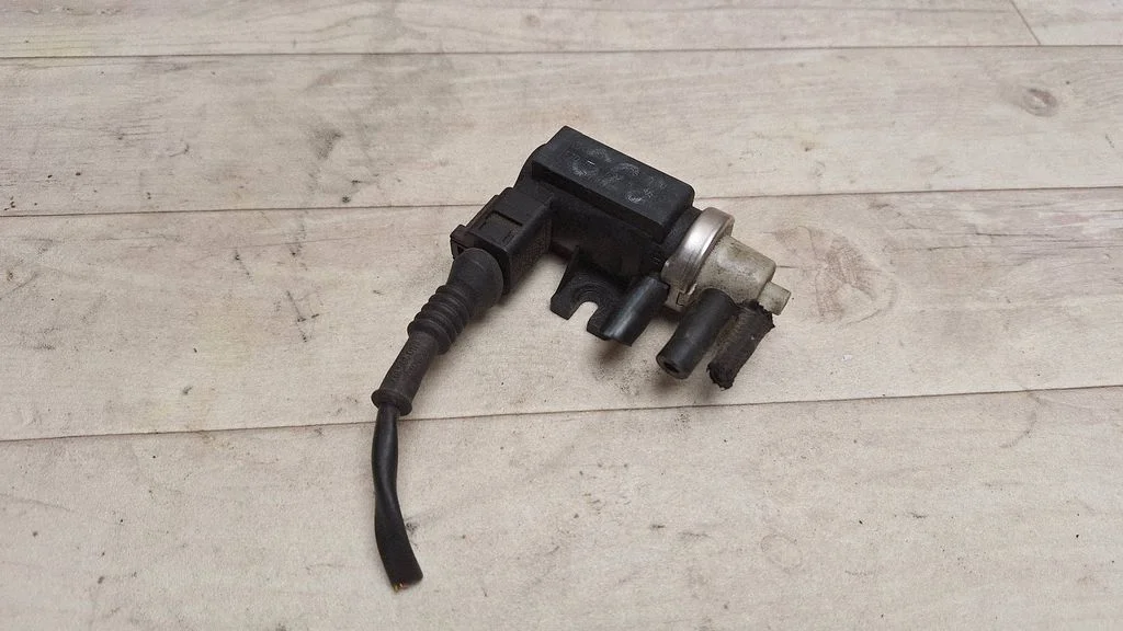 Turbo solenoid valve 1J0906627B