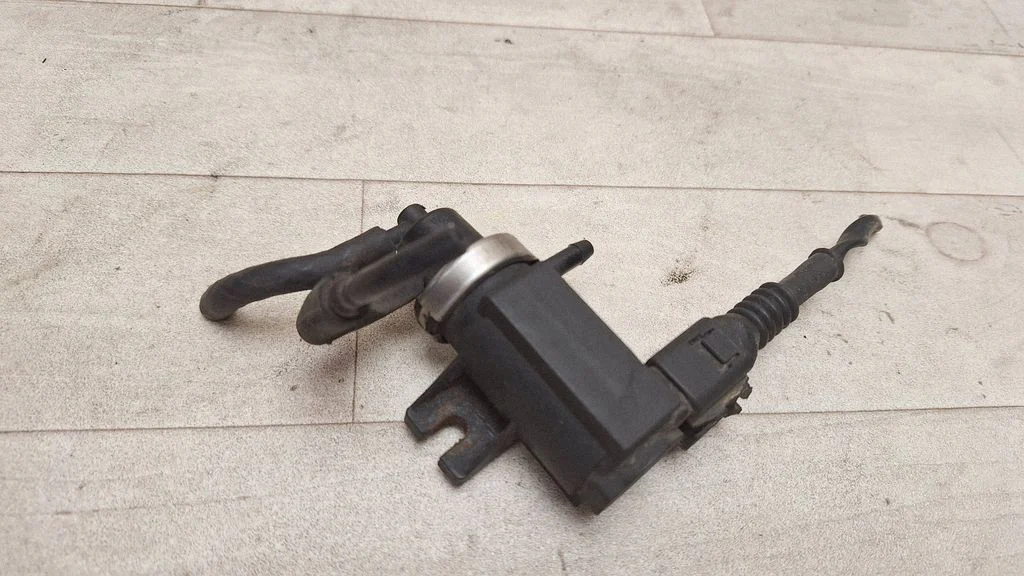 Zawór elektromagnetyczny turbo 0906627