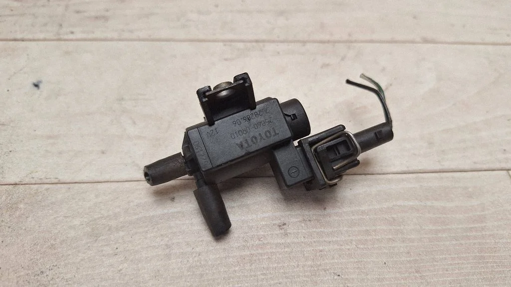 Turbo solenoid valve – Toyota Avensis T250 (2006-2009)