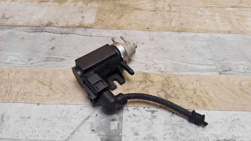 Turbo solenoid valve 1J0906627A