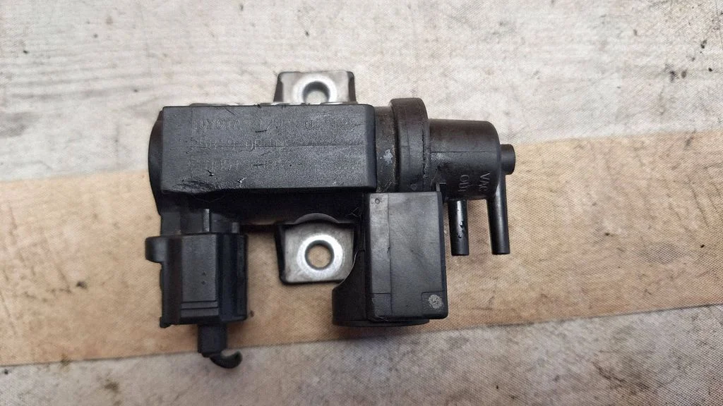 Turbo solenoid valve – Toyota Corolla Verso AR10 (2004-2009)