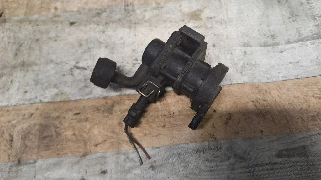Turbo solenoīda vārsts 4534375