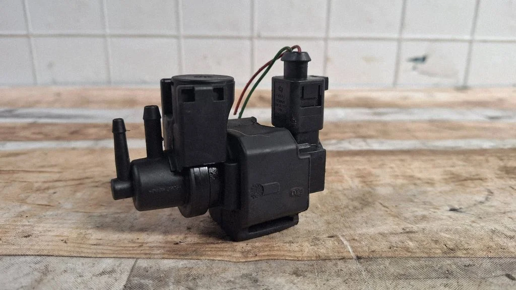 Turbo solenoid valve 059906628B