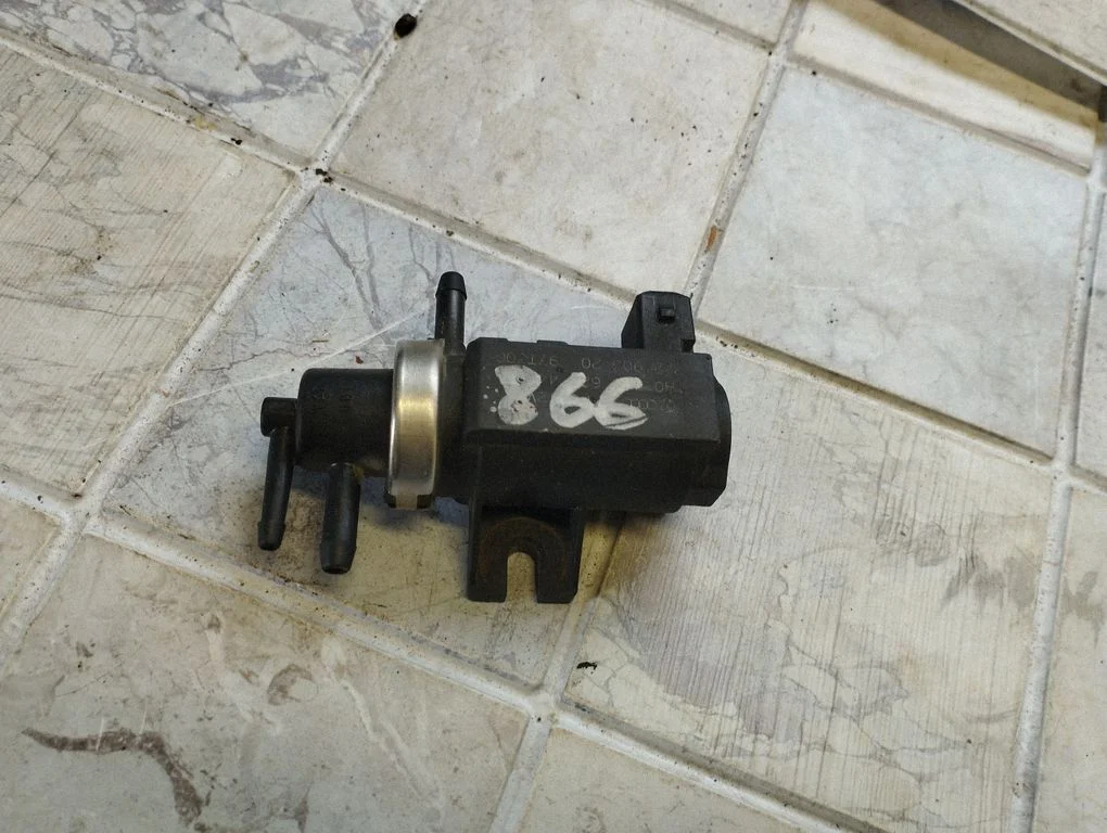 Zawór elektromagnetyczny turbo 90662744