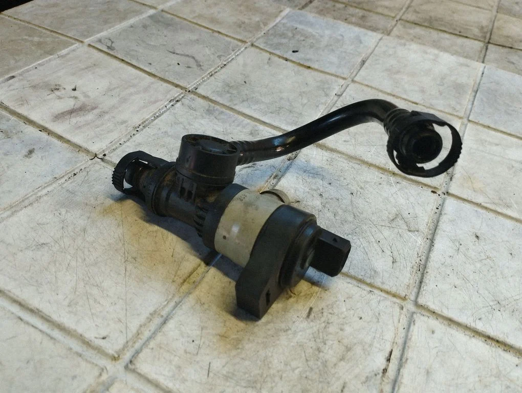 Turbo solenoid valve 7618658