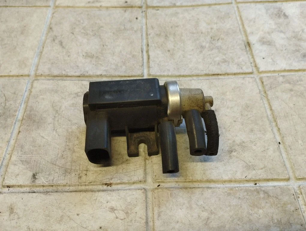 Turbo solenoid valve 1J0906627B
