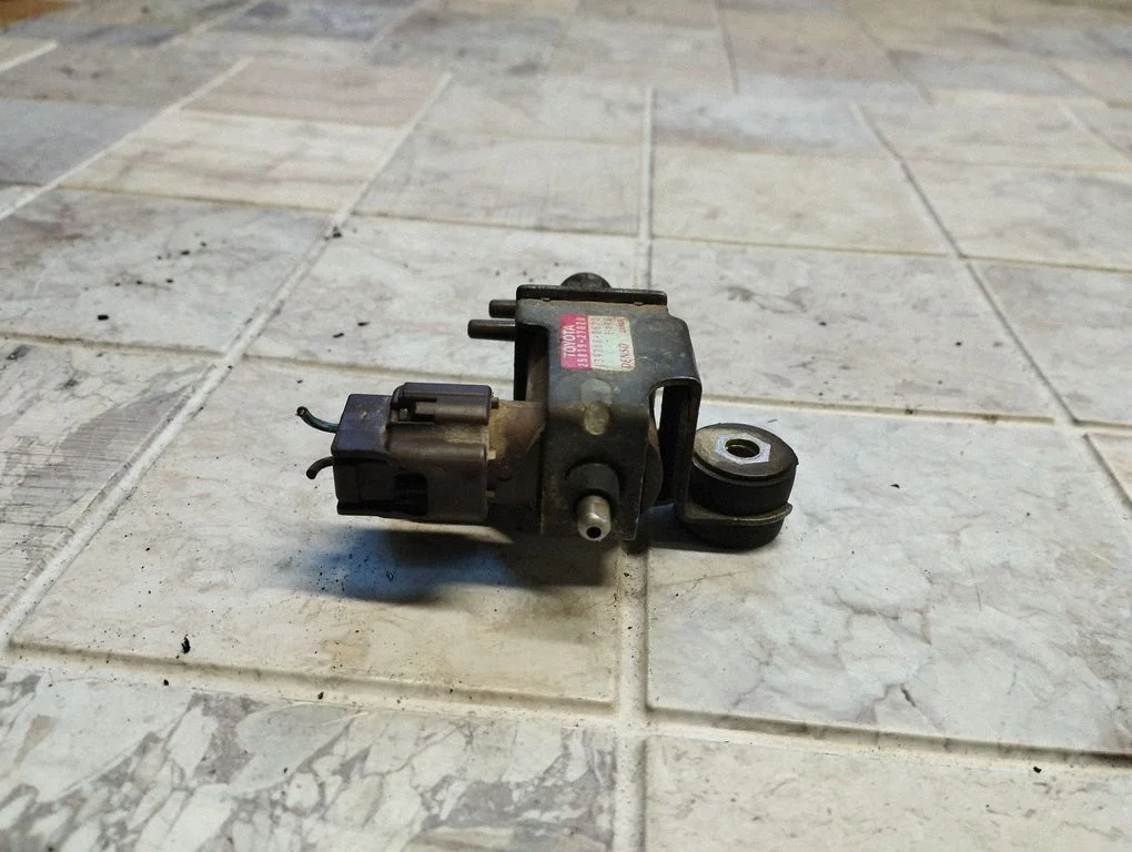 Turbo solenoid valve – Toyota Corolla Verso E121 (2001-2004)