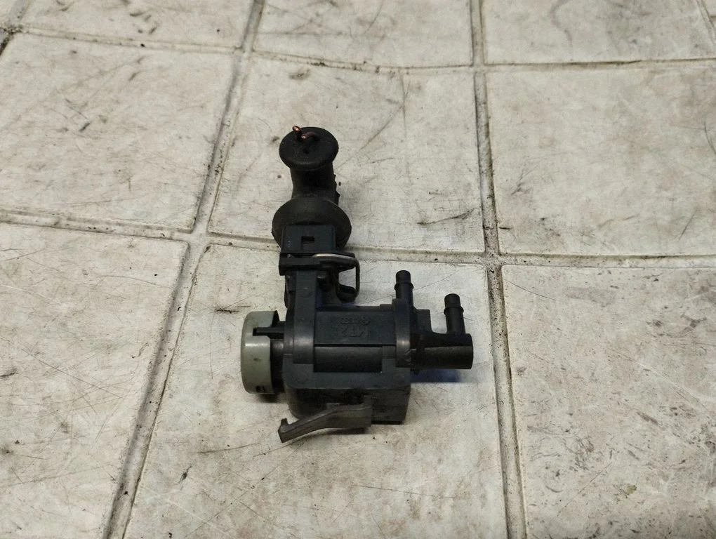 Zawór elektromagnetyczny turbo 1J0906283A