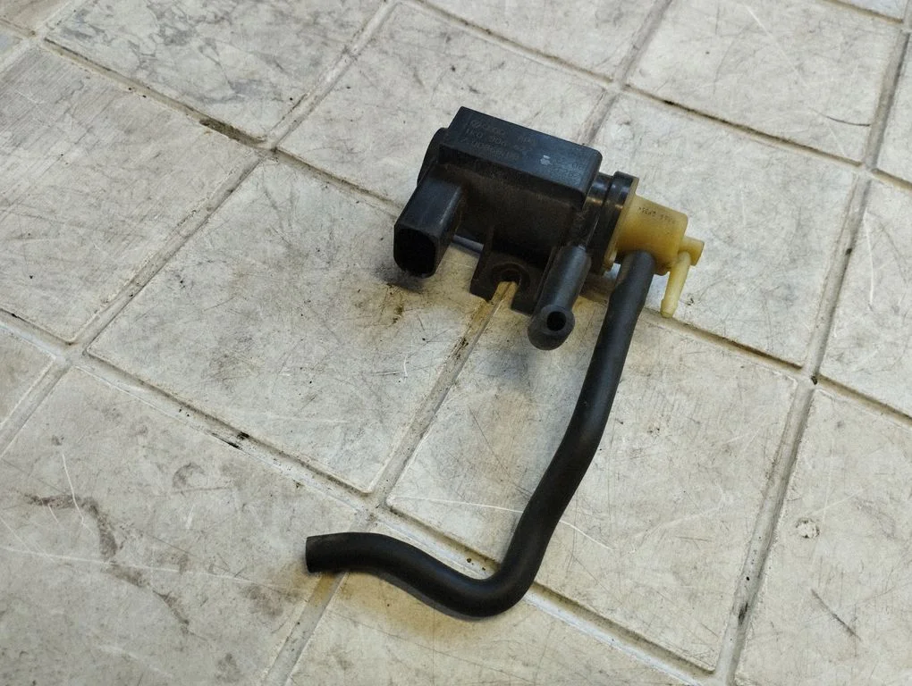 Turbo solenoid valve 1K0906627A