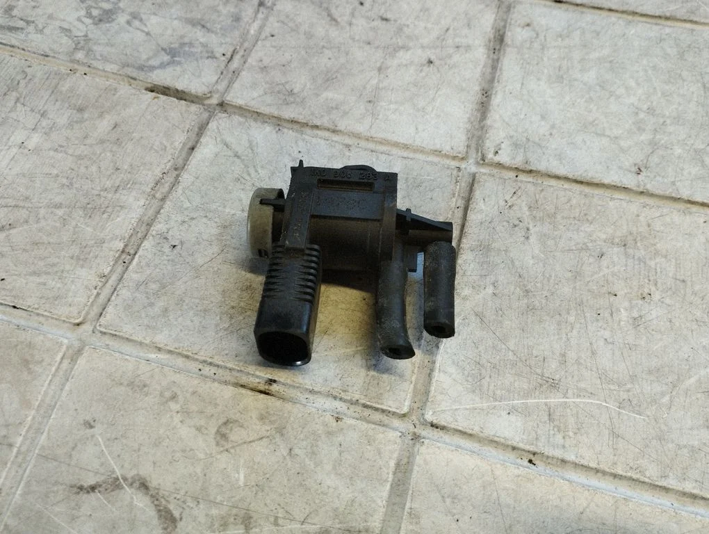 Turbo solenoid valve 1K0906283A