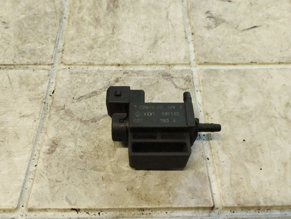 Turbo solenoid valve 037906283A