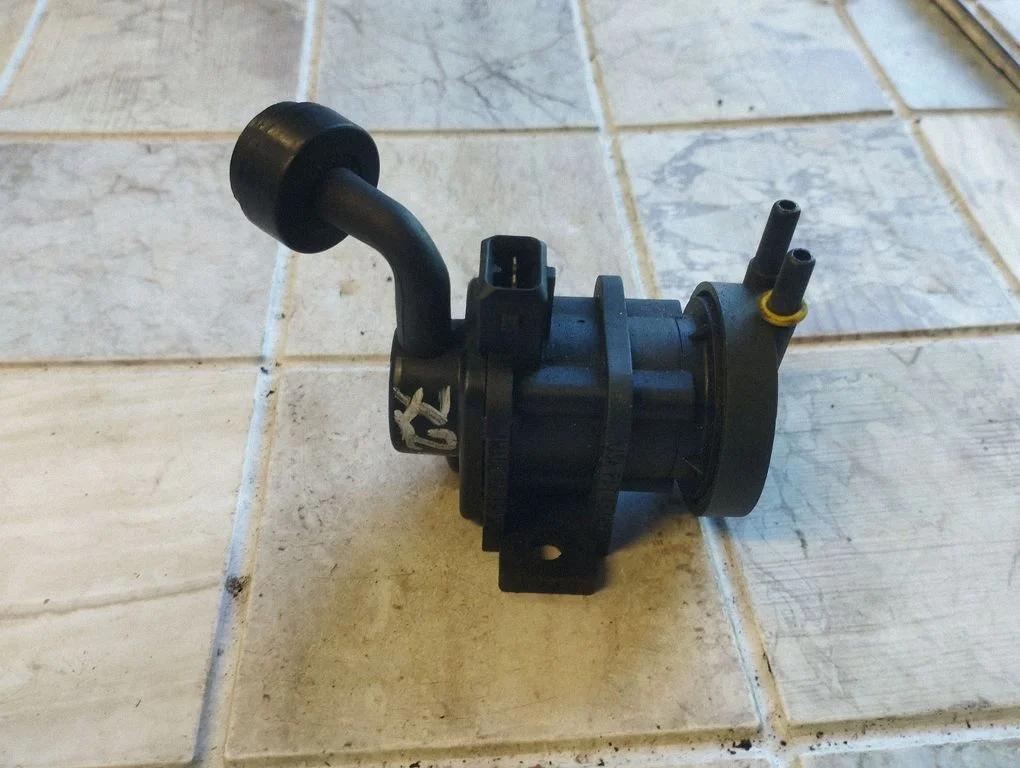 Turbo solenoid valve 4534375