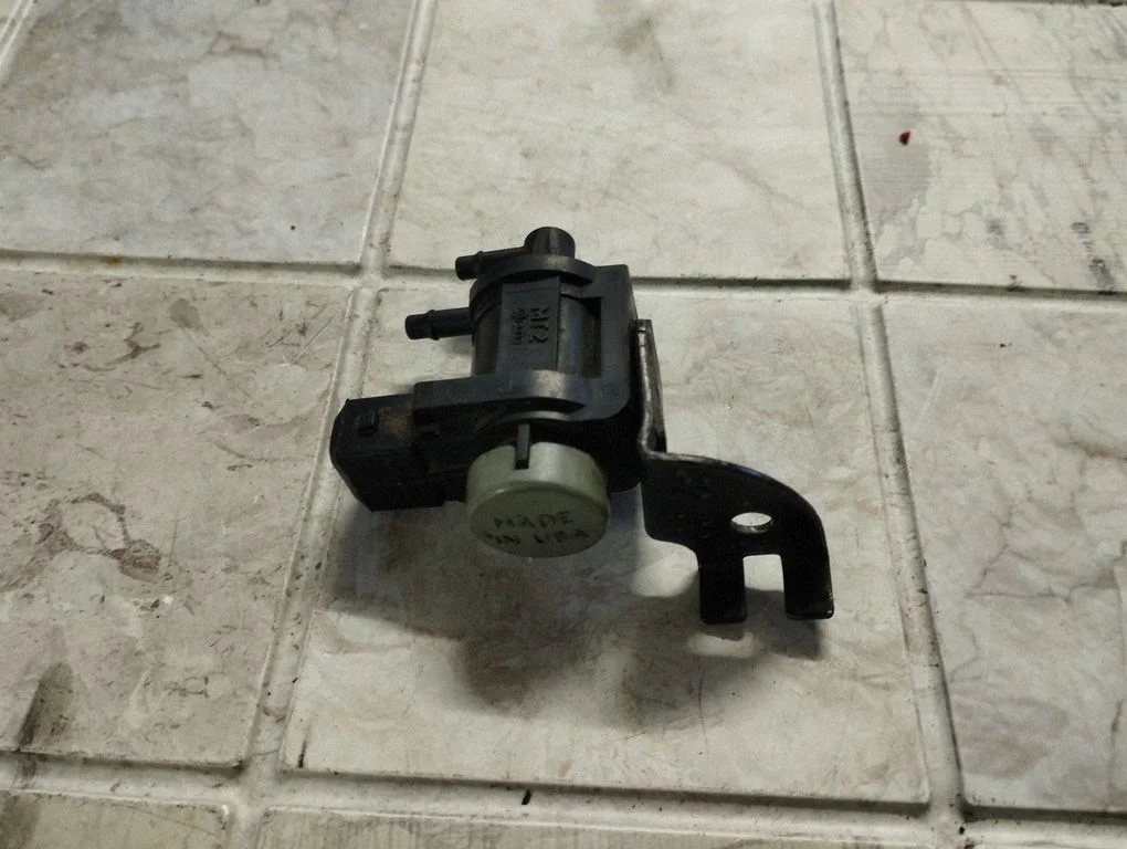 Zawór elektromagnetyczny turbo 1J0906283A