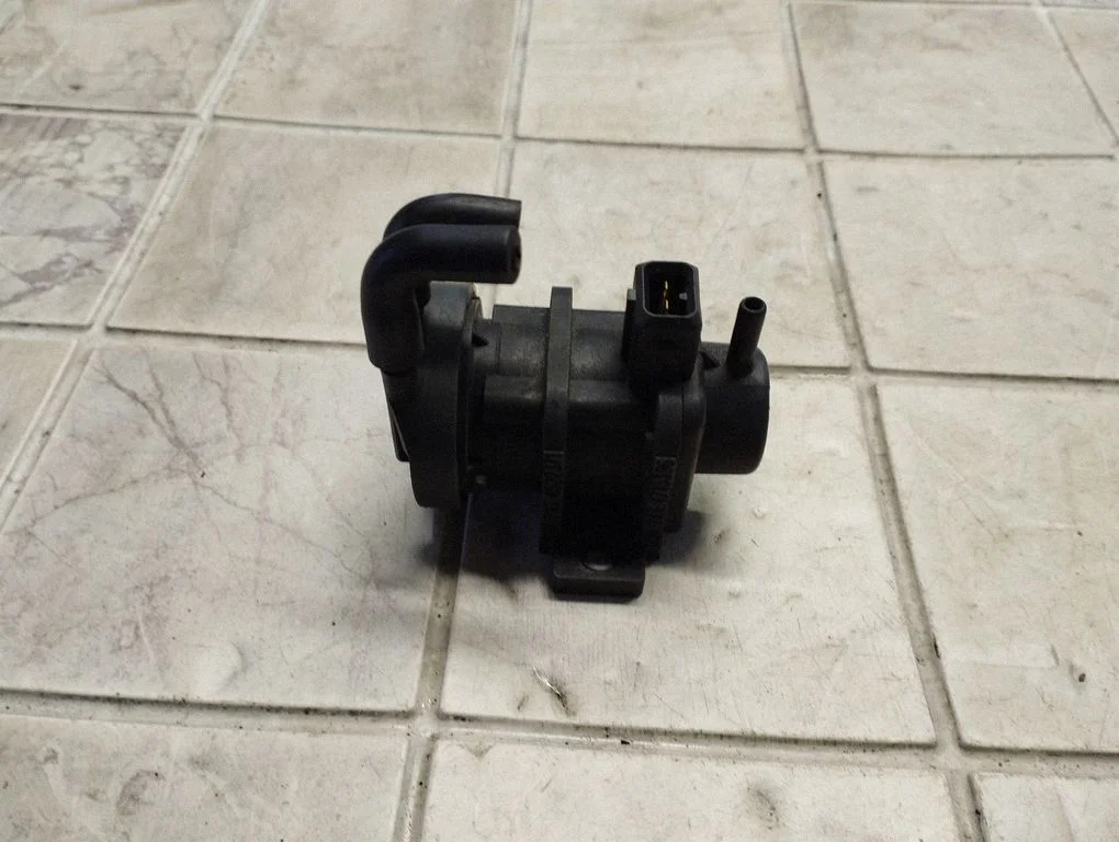 Zawór elektromagnetyczny turbo 4534375