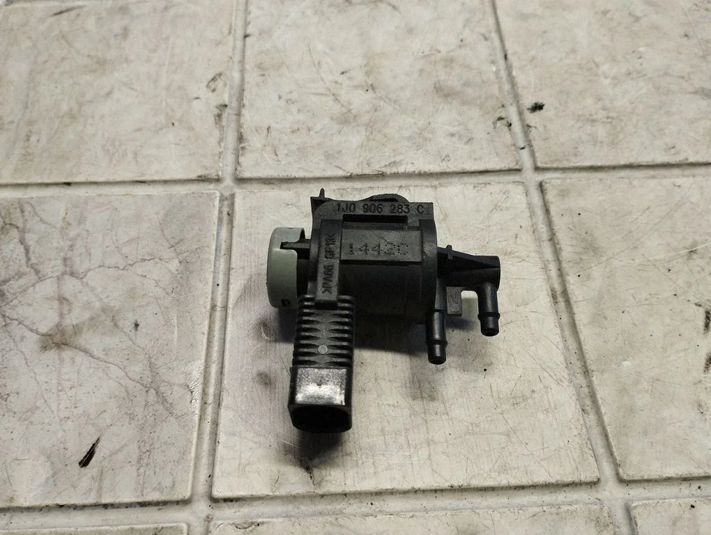 Turbo solenoid valve 1J0906283C