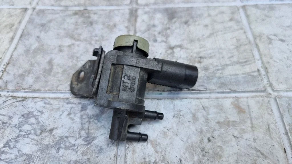 Zawór elektromagnetyczny turbo 03G131529C