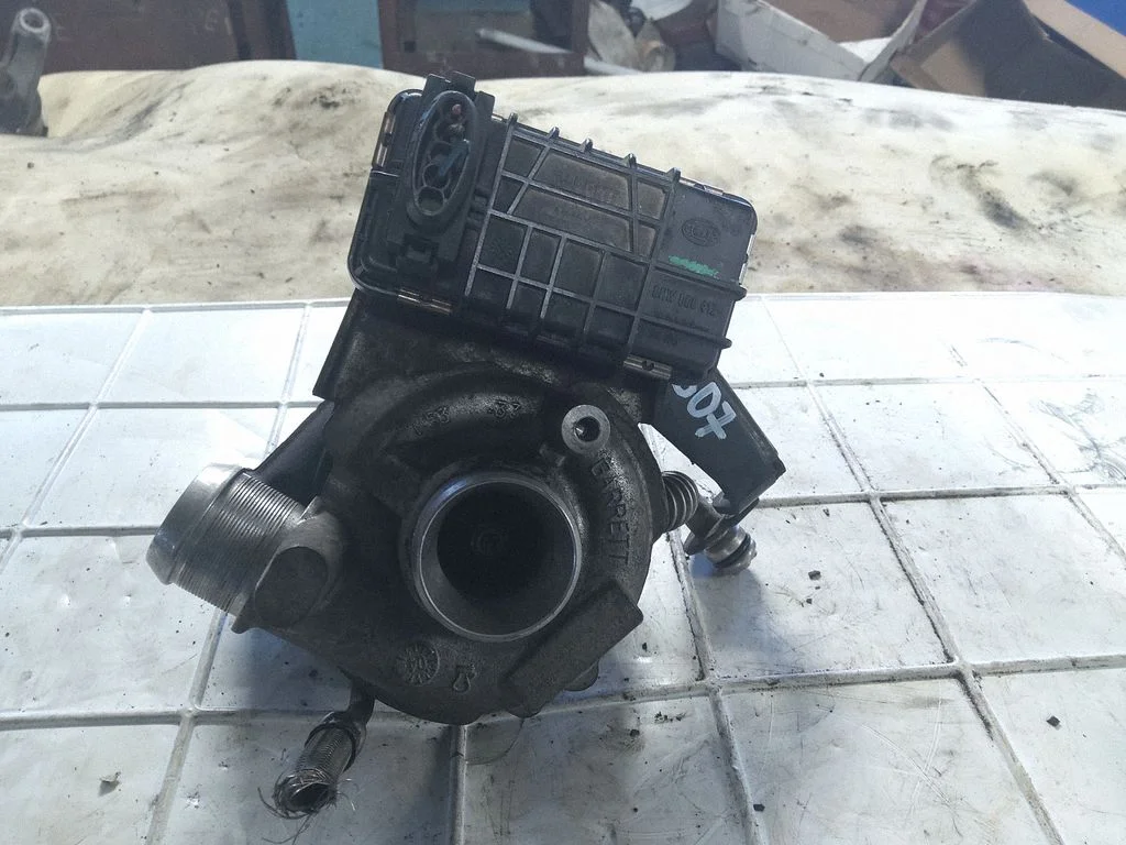 Turbocharger 4U3Q6K682AJ
