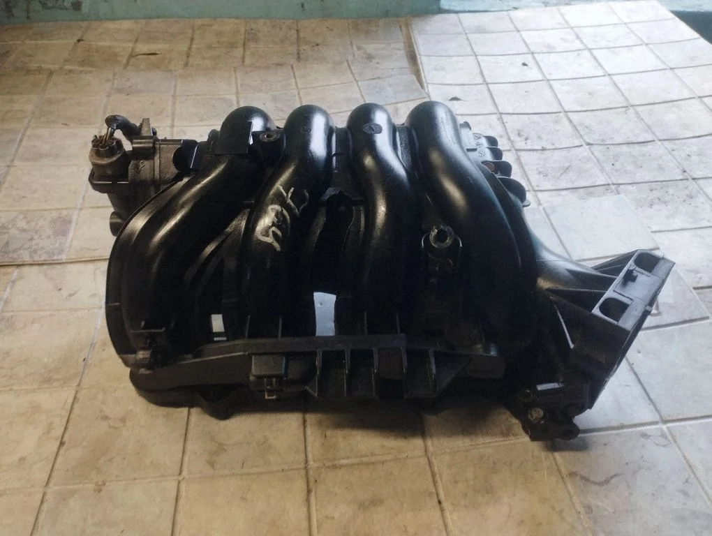 Intake manifold – Honda CR-V (2007-2012)