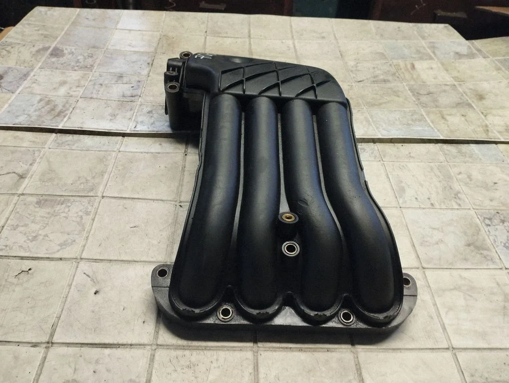 Intake manifold – Volkswagen Golf IV (1998-2005)