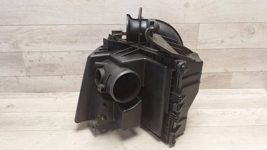 Air filter box