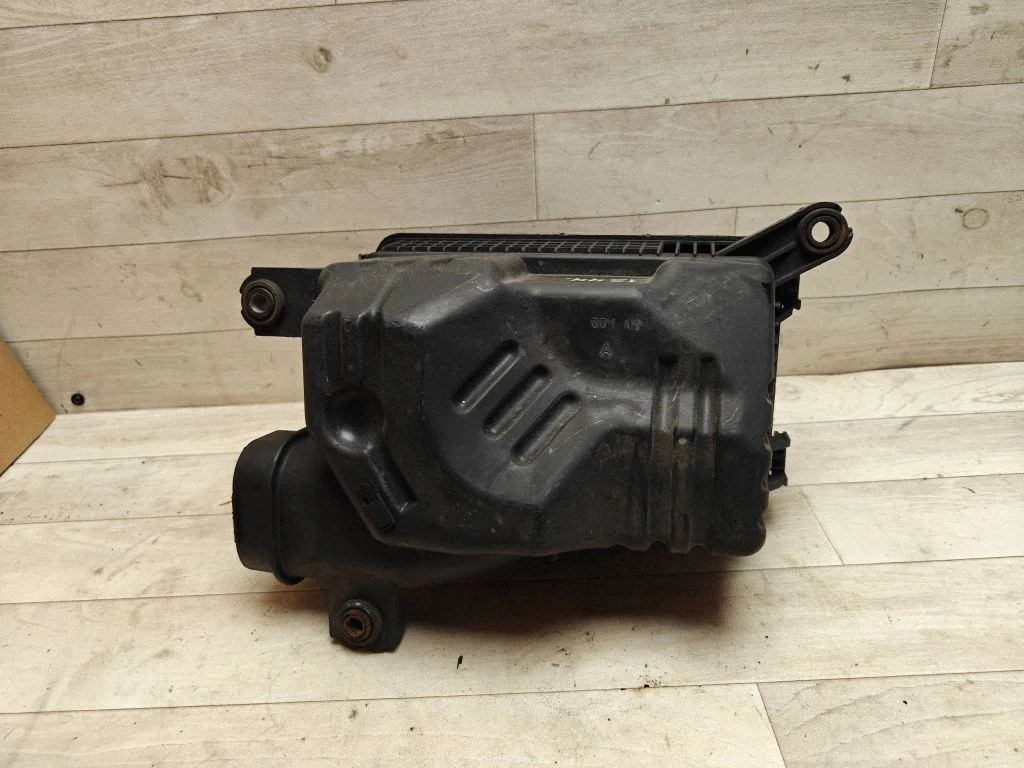 Air filter box 281103Z300
