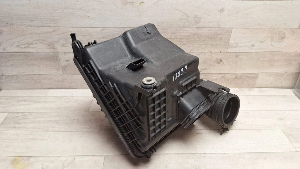 Air filter box 281104R100